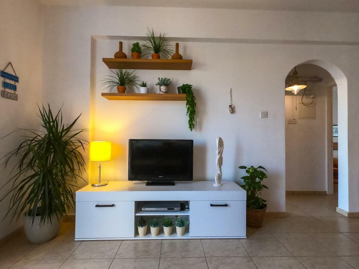 Ron'S Pergola Apartment Paphos Ngoại thất bức ảnh