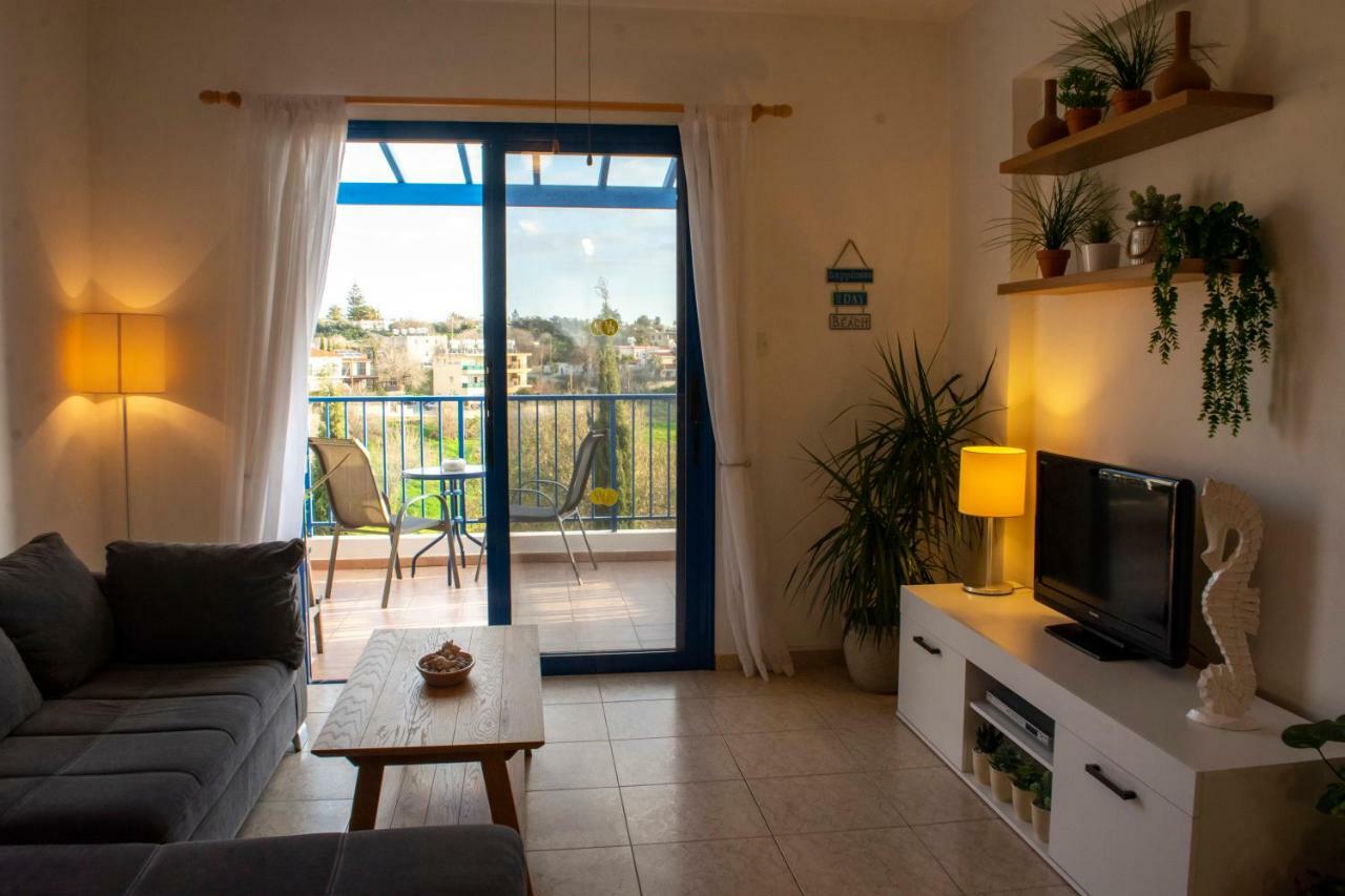 Ron'S Pergola Apartment Paphos Ngoại thất bức ảnh