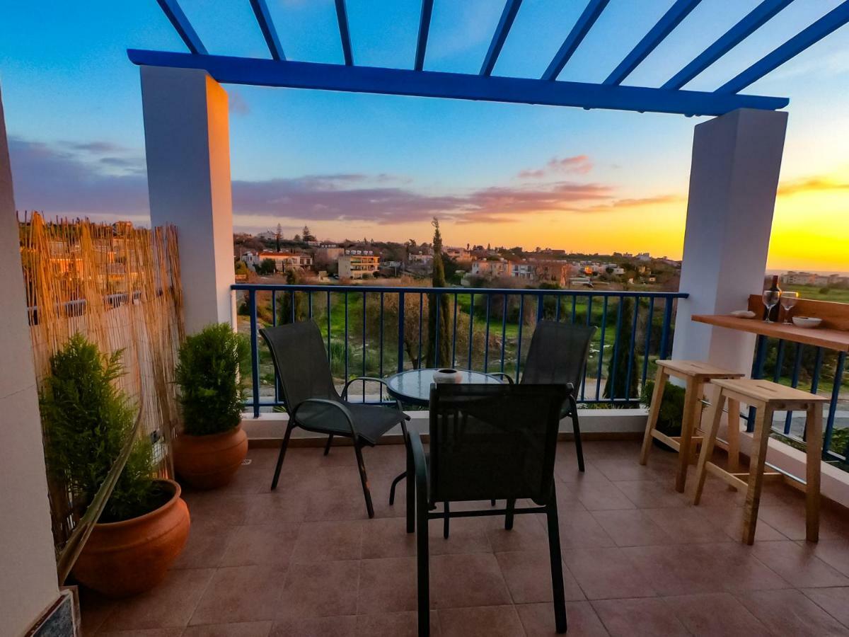 Ron'S Pergola Apartment Paphos Ngoại thất bức ảnh