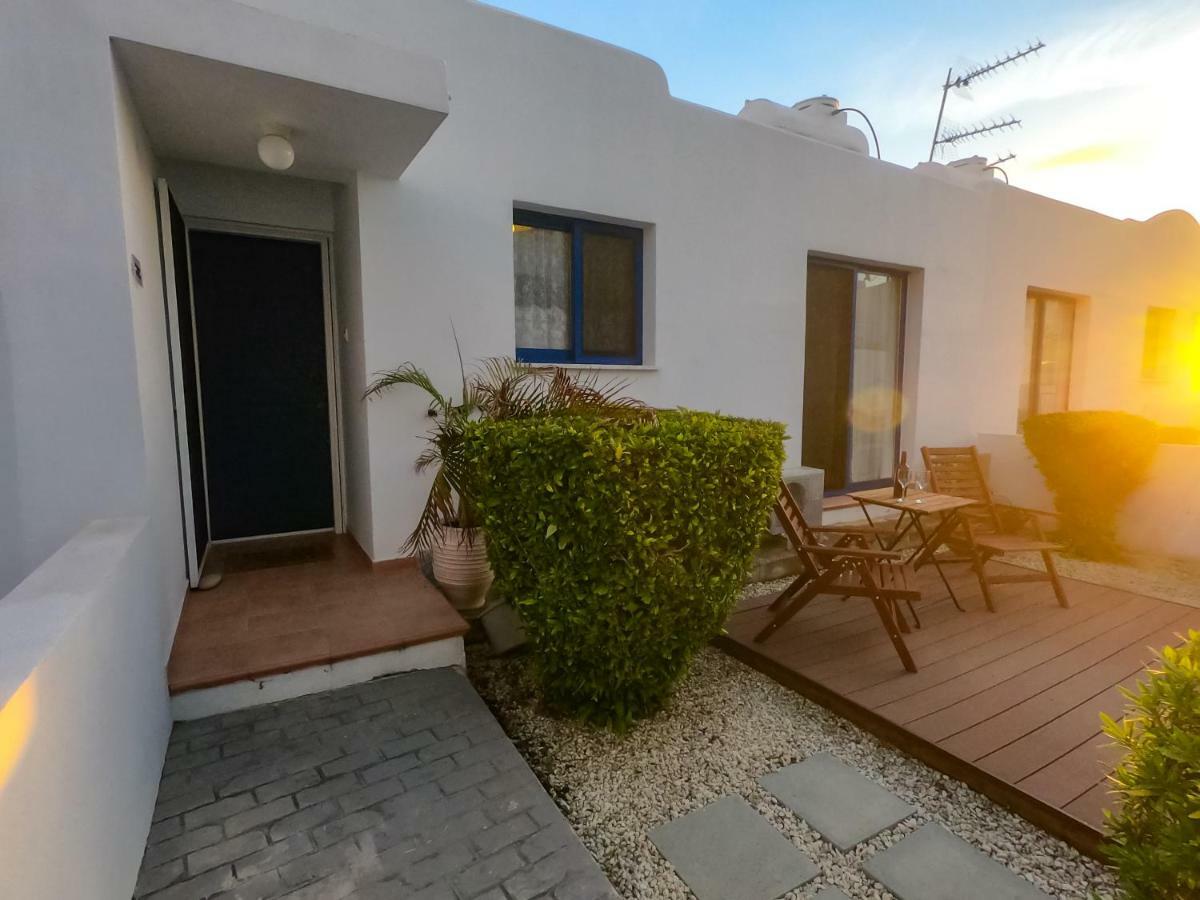Ron'S Pergola Apartment Paphos Ngoại thất bức ảnh