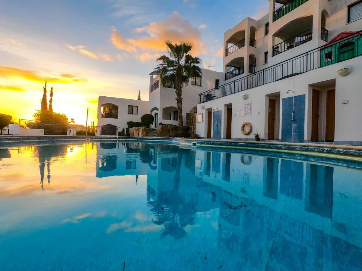 Ron'S Pergola Apartment Paphos Ngoại thất bức ảnh